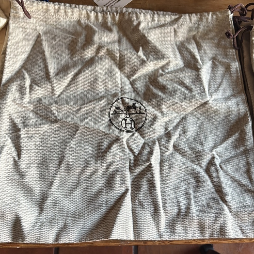 Hermès. Genuine dustbag